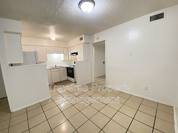 5th image of 6812 Trail Lake Dr Unit A