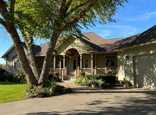 1412 Mayflower Dr, Northfield, MN 55057