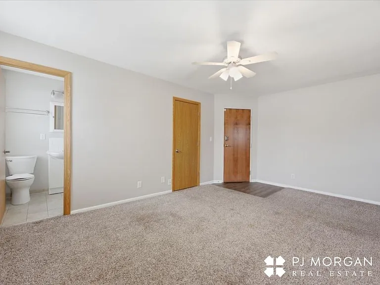 Lyndale Apartments — Photo 21
