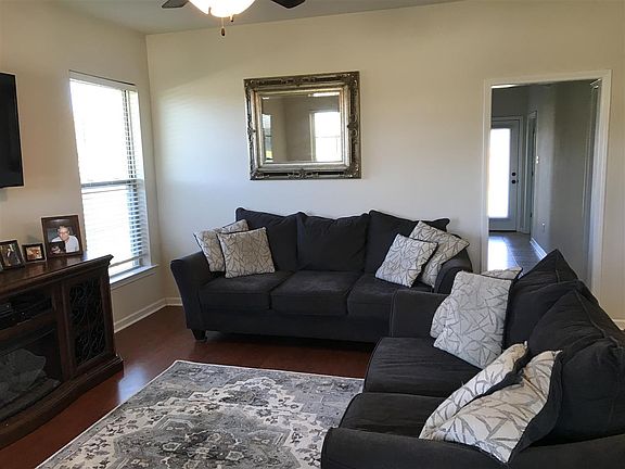 5th image of 170 Essence Ave