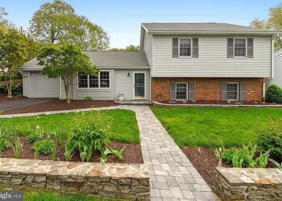 1st image of 957 Seahorse Ct