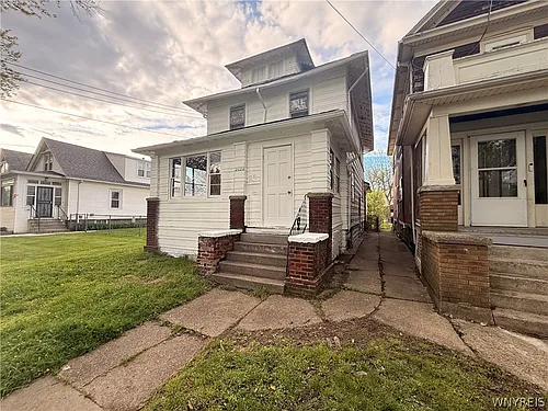 2020 Forest Ave Photo 1