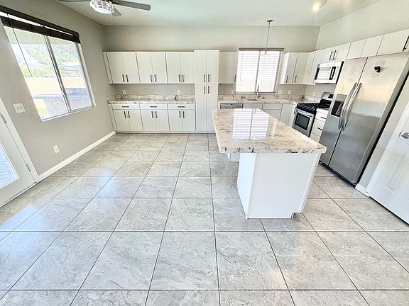 3rd image of 1092 Whispering Birch Ave