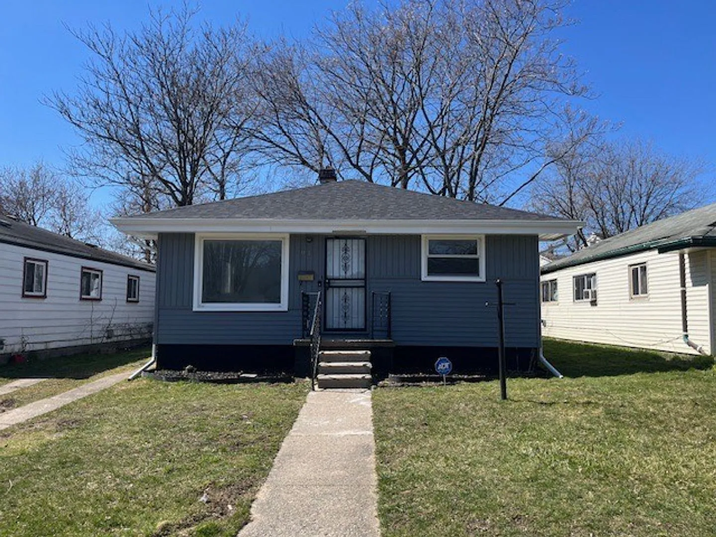 67 Brooks St photo 1