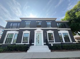 3900 5th St, Riverside, CA