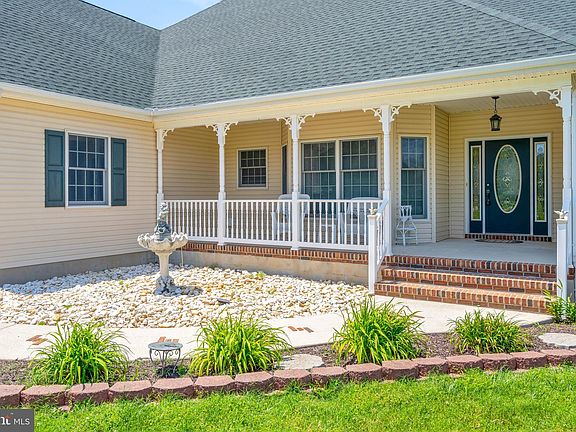 2nd image of 19 Turtle Dove Dr