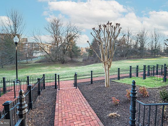 4th image of 10817 Symphony Park Dr