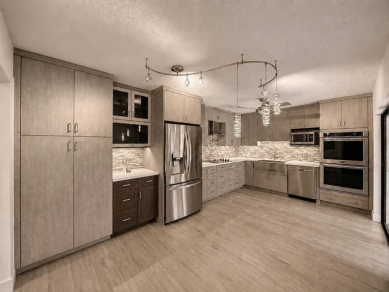 Fully renovated gourmet kitchen with new appliances