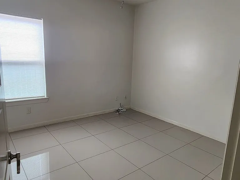 804 E Myrtle Beach Ave #3 — Photo 6