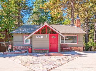 30854 Live Oak Dr, Running Springs, CA 92382