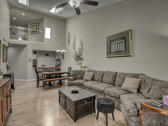 3rd image of 110 Saffron Cir