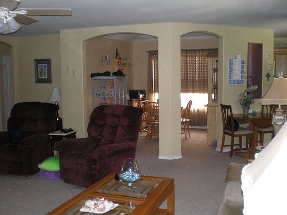 4th image of 2222 E Gartuck Cir