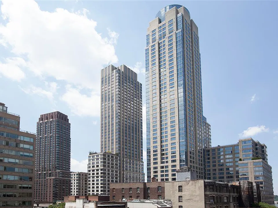 325 W 71st St #6F