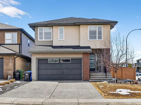 204 E Walden Lndg SE, Calgary, AB T2X 0Z3