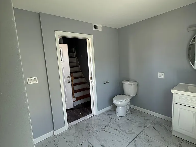 23 E Myrtle St #2 — Photo 8