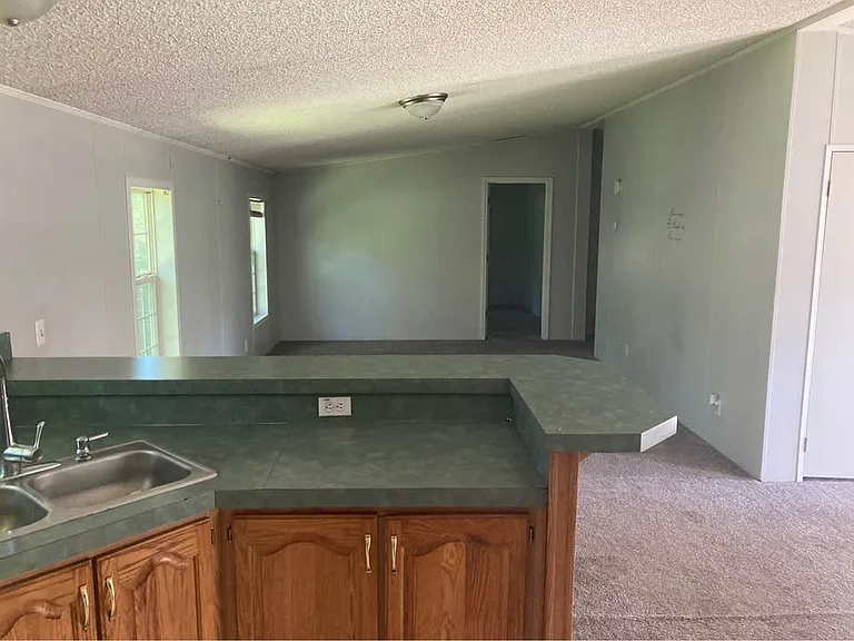 17724 Wayne St — Photo 5