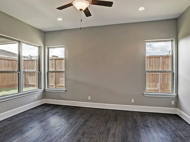 4851 Benning Dr — Photo 12