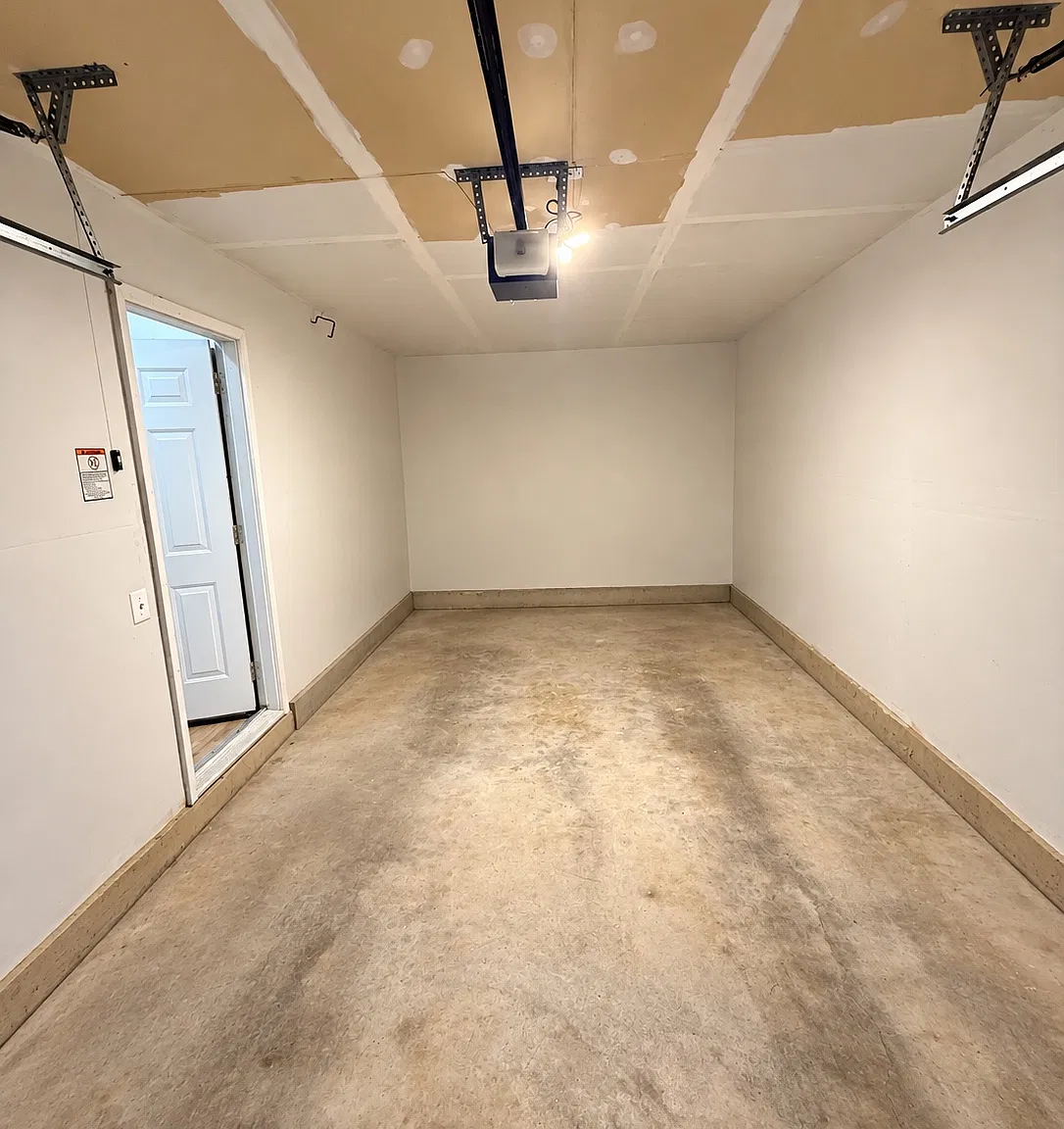 3 bed, 2248 sqft, $3,200 — Photo 3