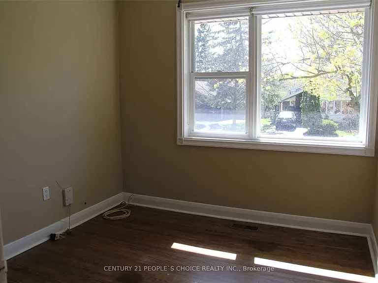 39 Meadowland Dr — Photo 5