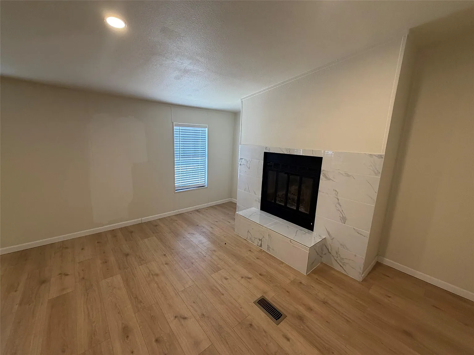 3 bed, 1864 sqft, $1,500 — Photo 4