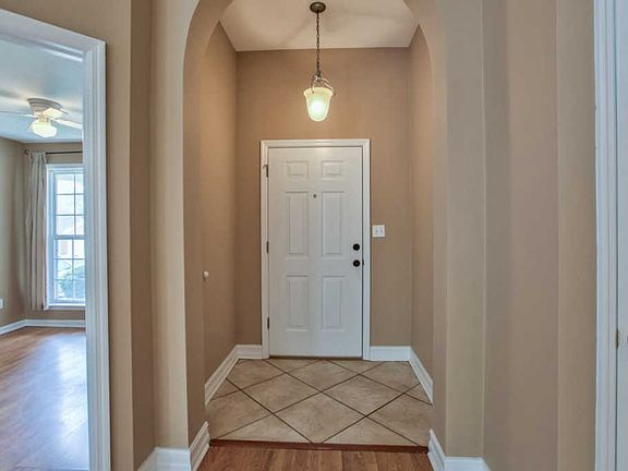 2nd image of 2564 Heathrow Dr