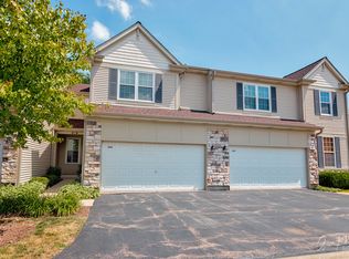 555 Shakespeare Dr, Grayslake, IL 60030