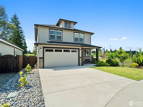 2nd image of 923 NW 26th Way