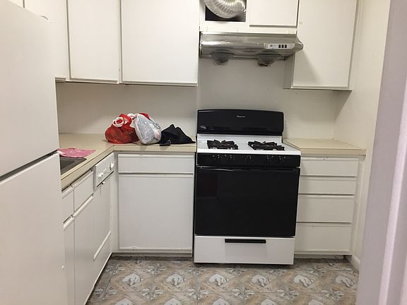 3rd image of 4125 Kissena Blvd APT 5F
