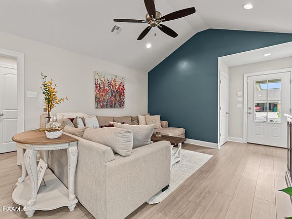 3rd image of 217 Harvest Ln