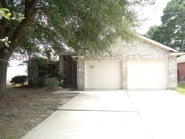 21559 Forest Colony Dr — Photo 1