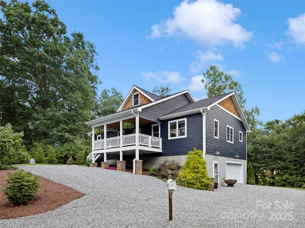 269 Adams Dr, Clyde, NC 28721