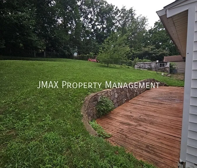1147 Tayloe Ave SE — Photo 16