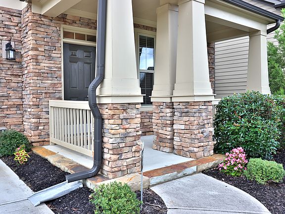 3rd image of 603 Stone Hill Dr