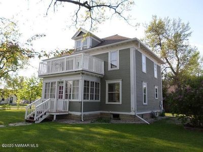 607 1st St E, Thief River Falls, MN, 56701