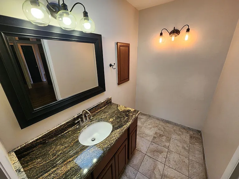 1795 Carlyle Dr — Photo 22