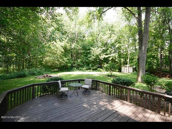 3rd image of 8076 W Long Lake Dr