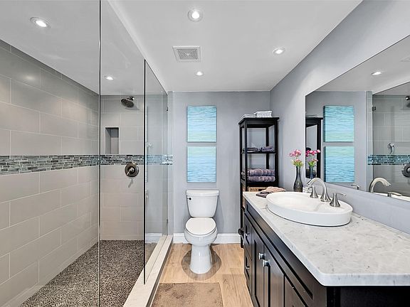 4th image of 2715 N Ocean Boulevard #11a