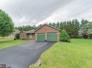 406 Azalea Ln, Martinsburg, WV 25401