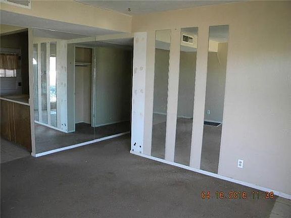 5th image of 4930 Knox Ct