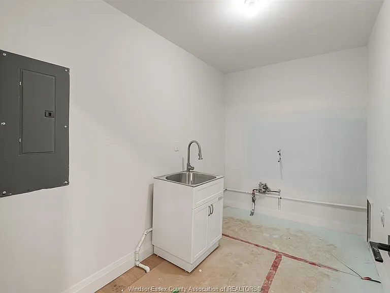160 McLellan Ave #B — Photo 22