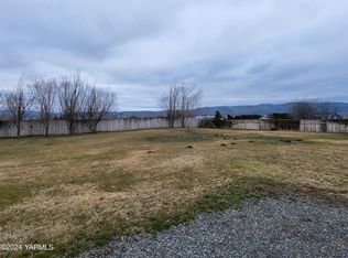 380 Hull Rd, Selah, WA 98942