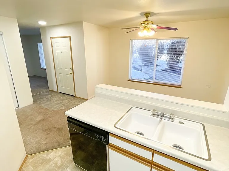 5416 N Hills Dr — Photo 5
