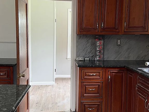 4th image of 200 Beley Ave
