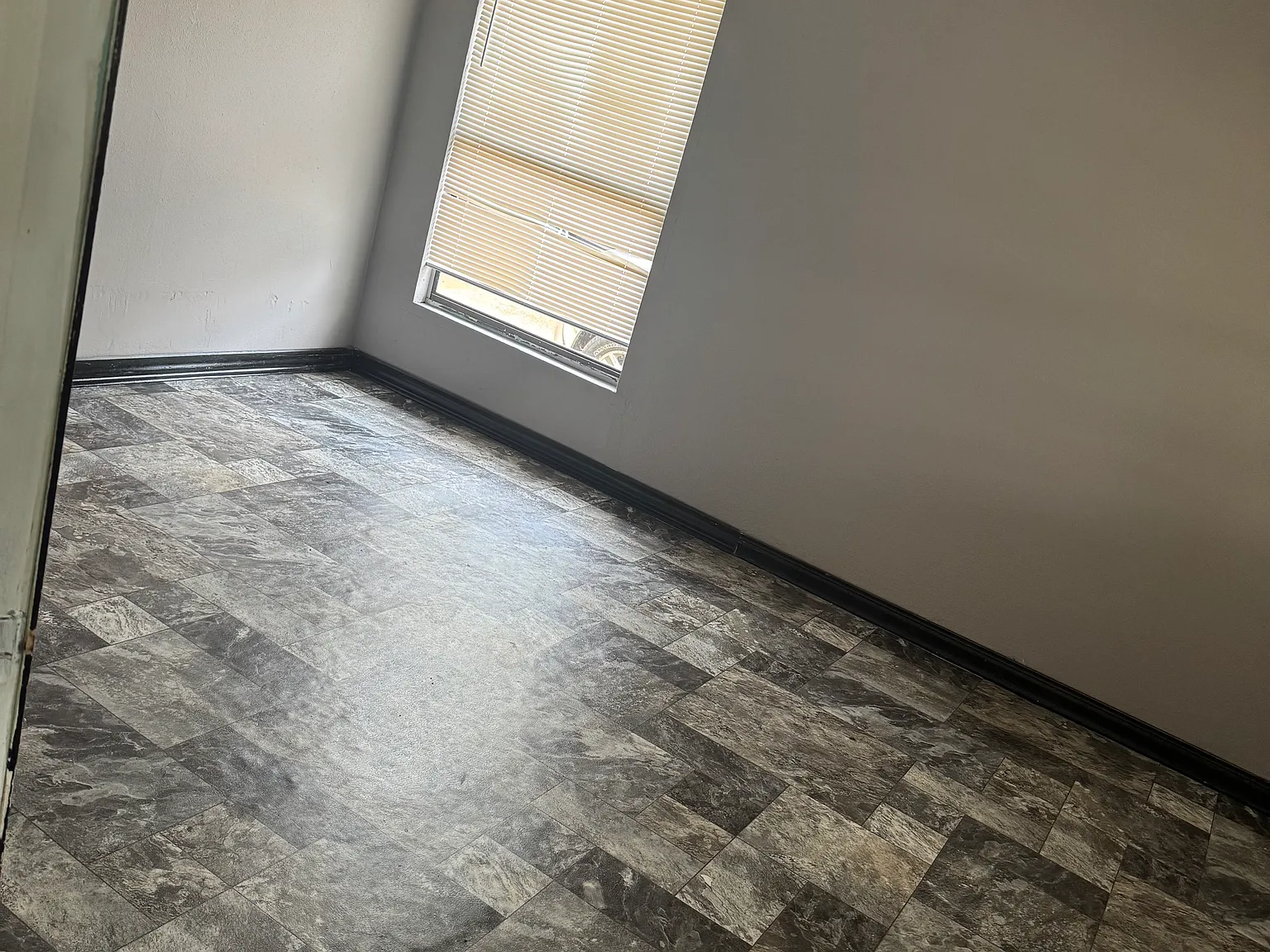 2 bed, 1300 sqft, $1,100 — Photo 2