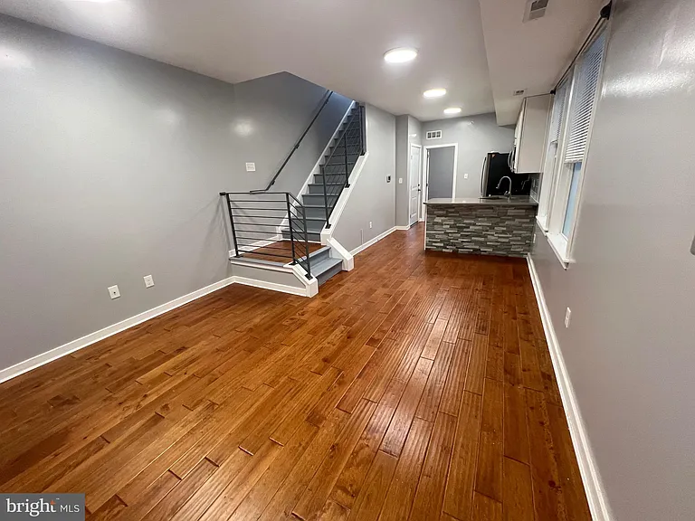 924 N 15th St #3 — Photo 6