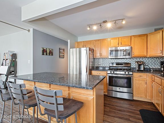 4th image of 444 W Fullerton Pkwy APT 504