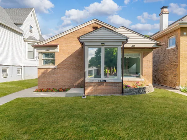5322 W Addison St, Chicago, IL 60641