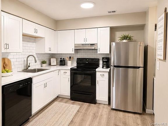 3rd image of 214 Springmeadow Drive #I