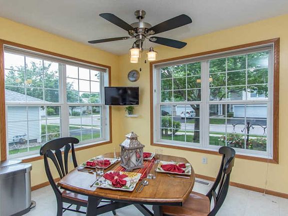 4th image of 493 Wilderness Dr