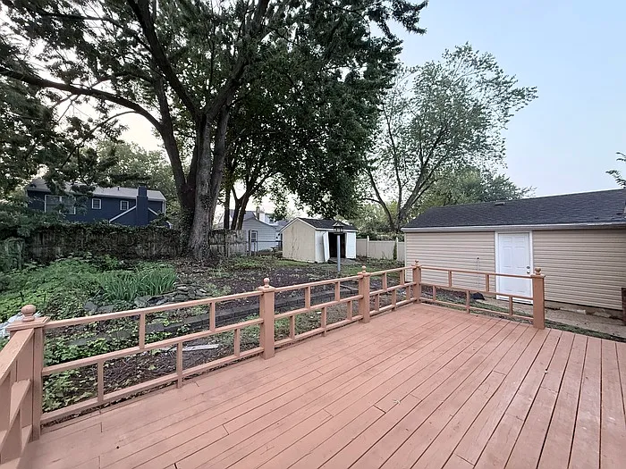 226 S Moore Ave — Photo 16